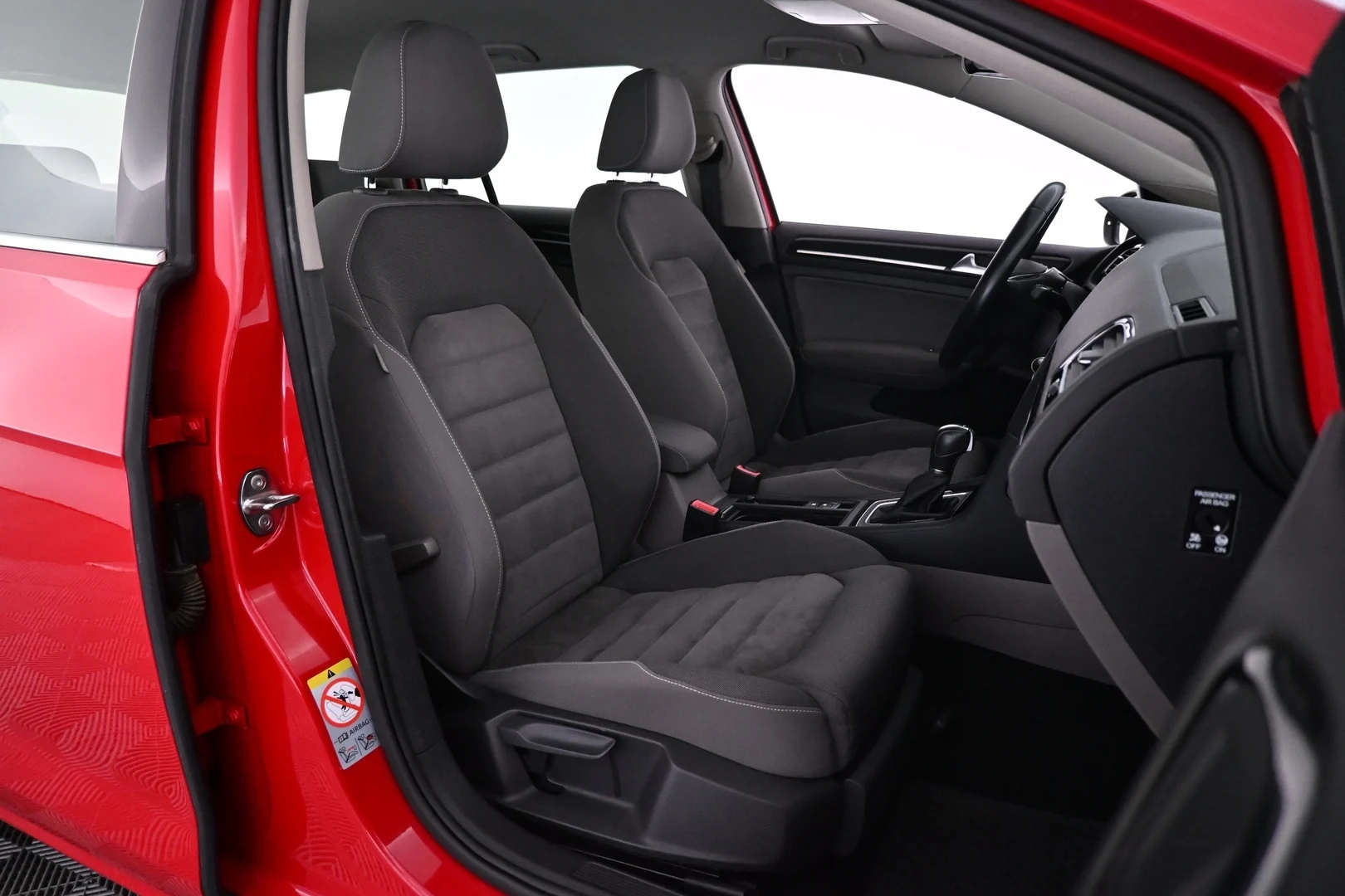 Car Image - 2Zxz7j1ddcHG8kEoZDGRNn