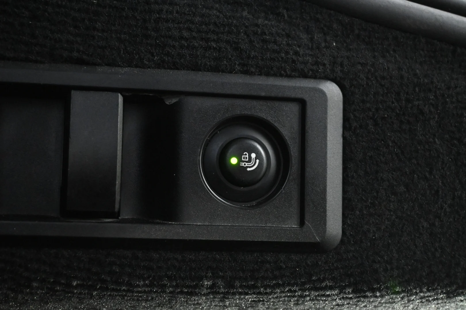Car Image - 7bpFVQ8sfk1dz4yWdVGivV