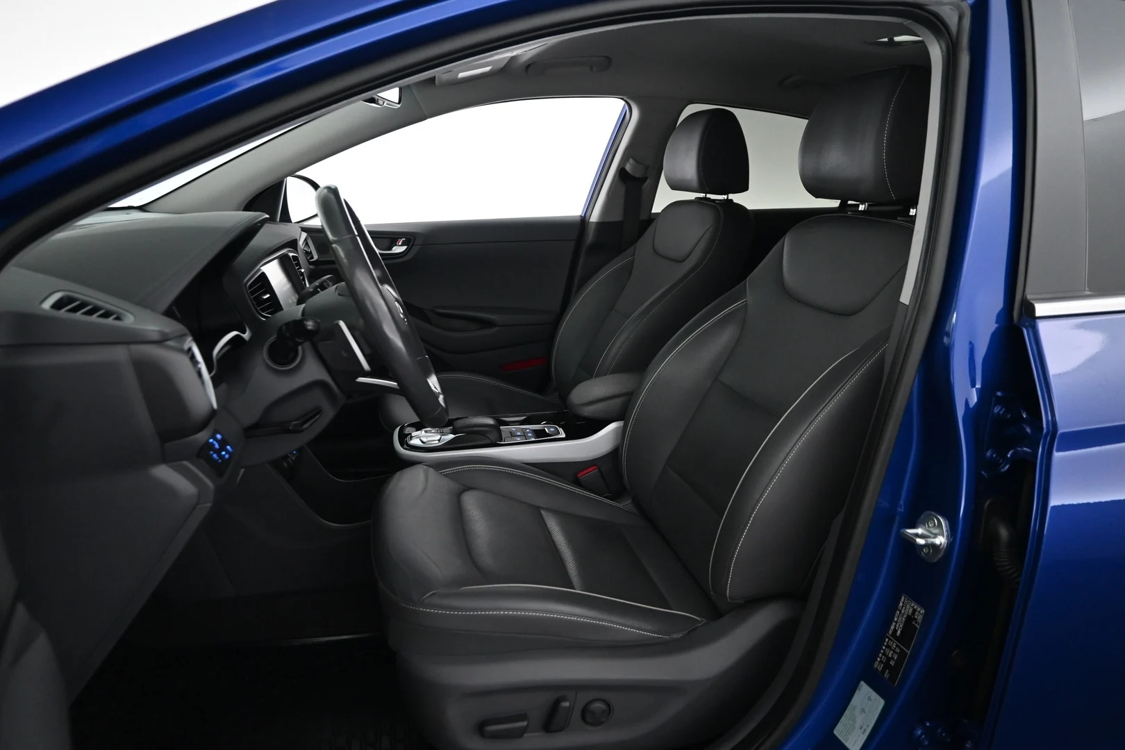 Car Image - 2WDZiRU2IUF3pAmzLe9wQT