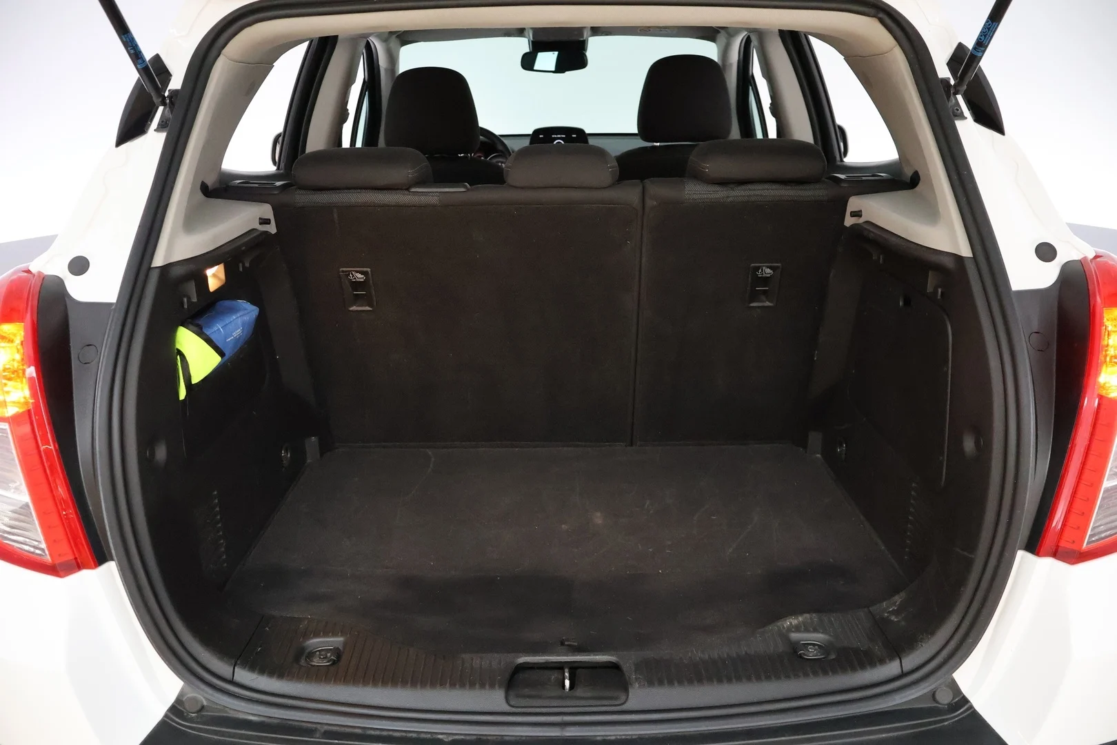Car Image - 1JNPwBVUdYV5RX6QGjaQNM
