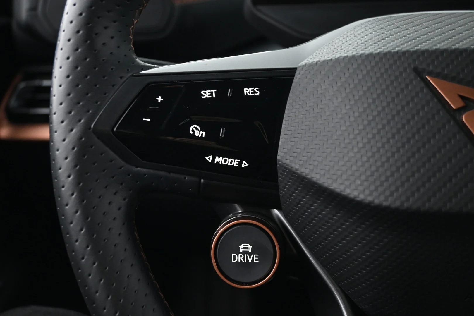 Car Image - 2RqFnVIiqQS1qx4tLwz20S