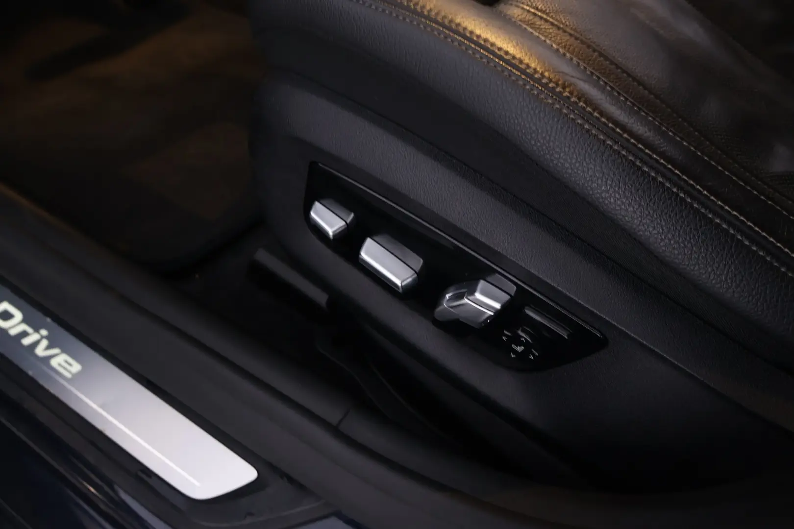 Car Image - 6YhXWqNJjPGlzzb0I2vbiV