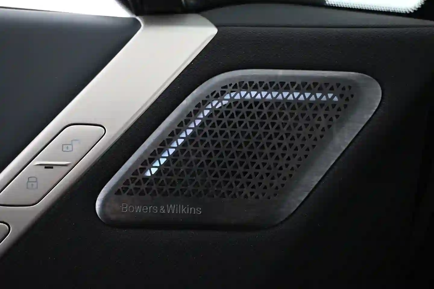 Car Image - 4MZTgLdLMP5NDEuhtI9ymm