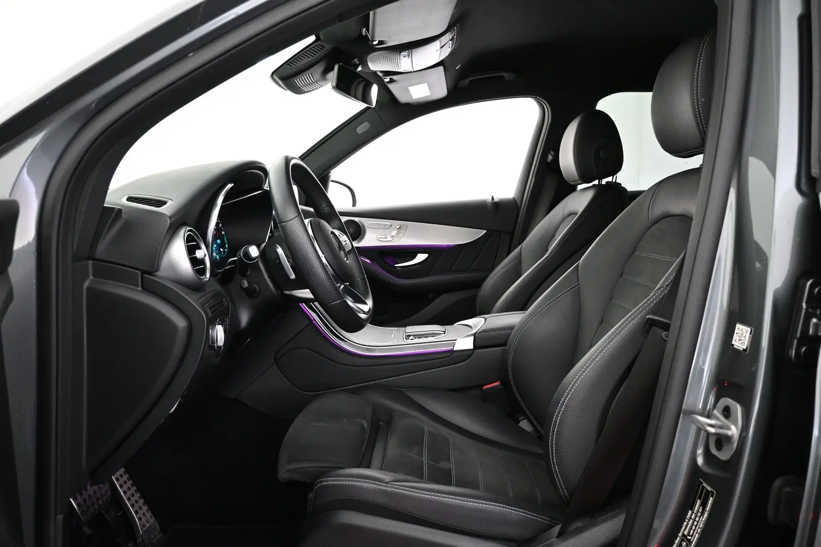 Car Image - 2uKYOb1PA8VtI5IYQP1jbz