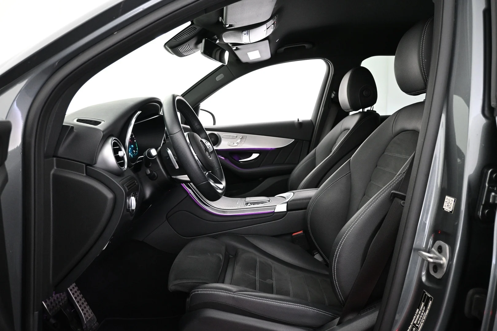 Car Image - 2uKYOb1PA8VtI5IYQP1jbz