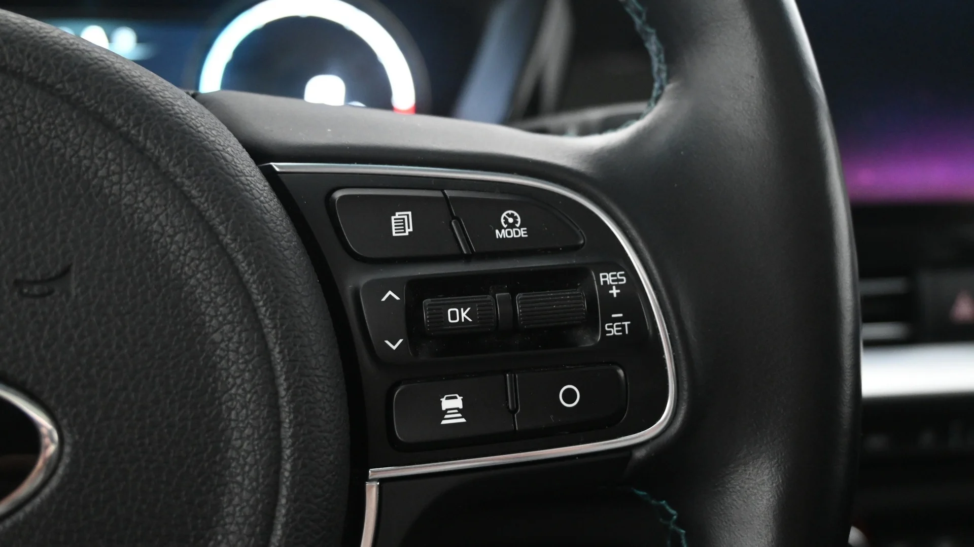 Car Image - 6vR9Ib1txQ9hbK3jlD8hbV