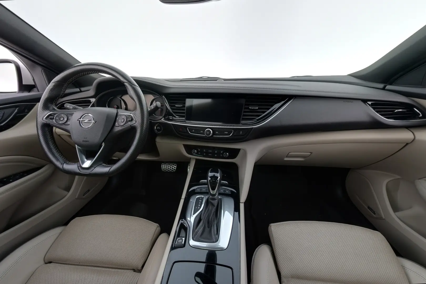 Car Image - 187iDpM8MbcMVm03uvrl65