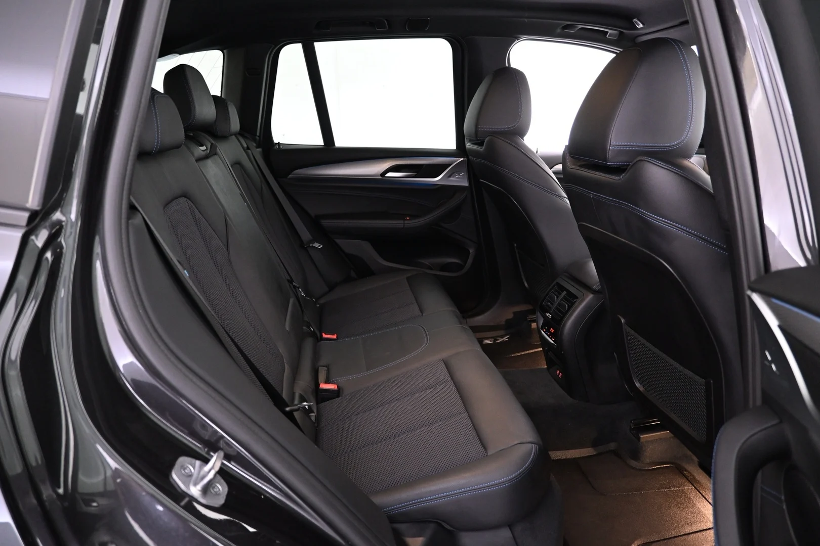 Car Image - 4RgP0SFSX1FliihQQ1VKzA