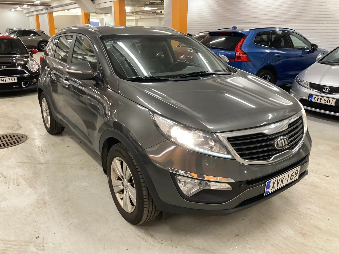 Car Image - 7bsJpUb39fROl6dMJD6Jjw