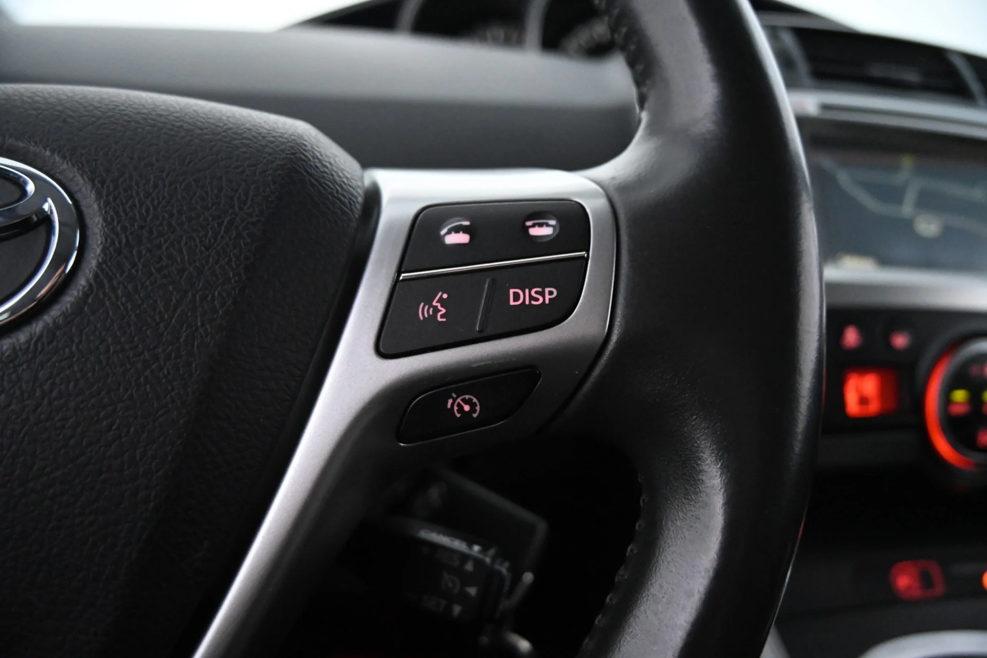 Car Image - 4xOVtSgMLuxktAIE0o2Vfn