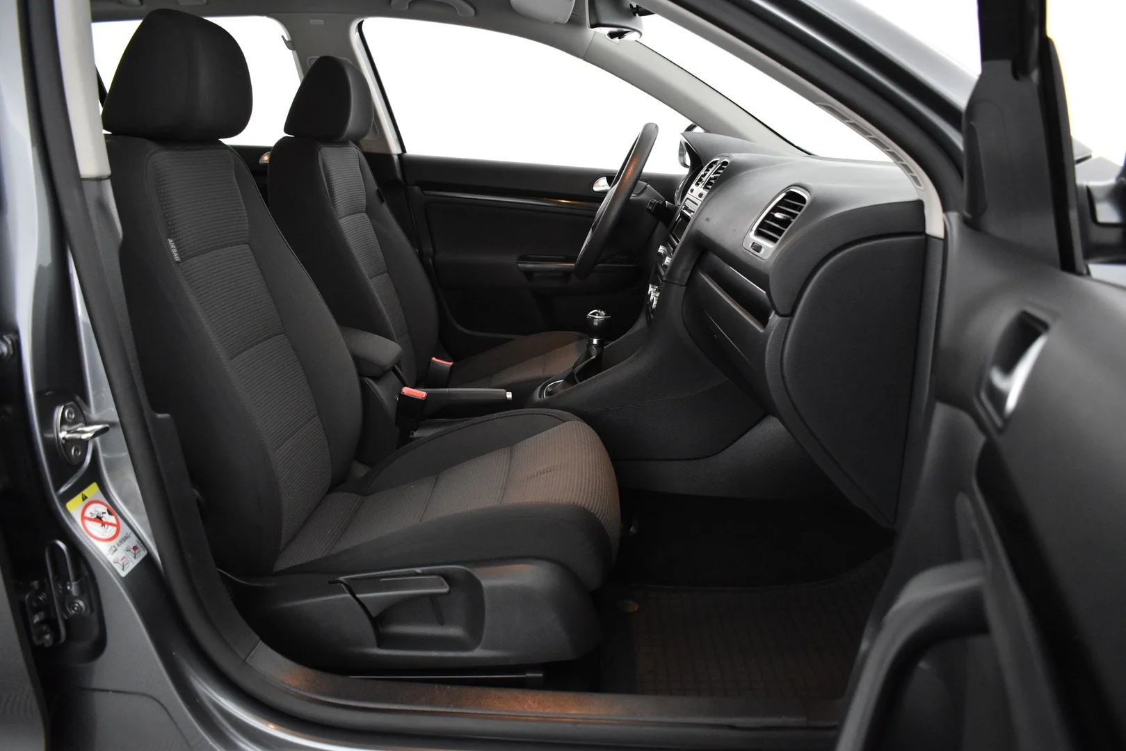 Car Image - 1ABy5eIMUFbiKV30ewBr7k