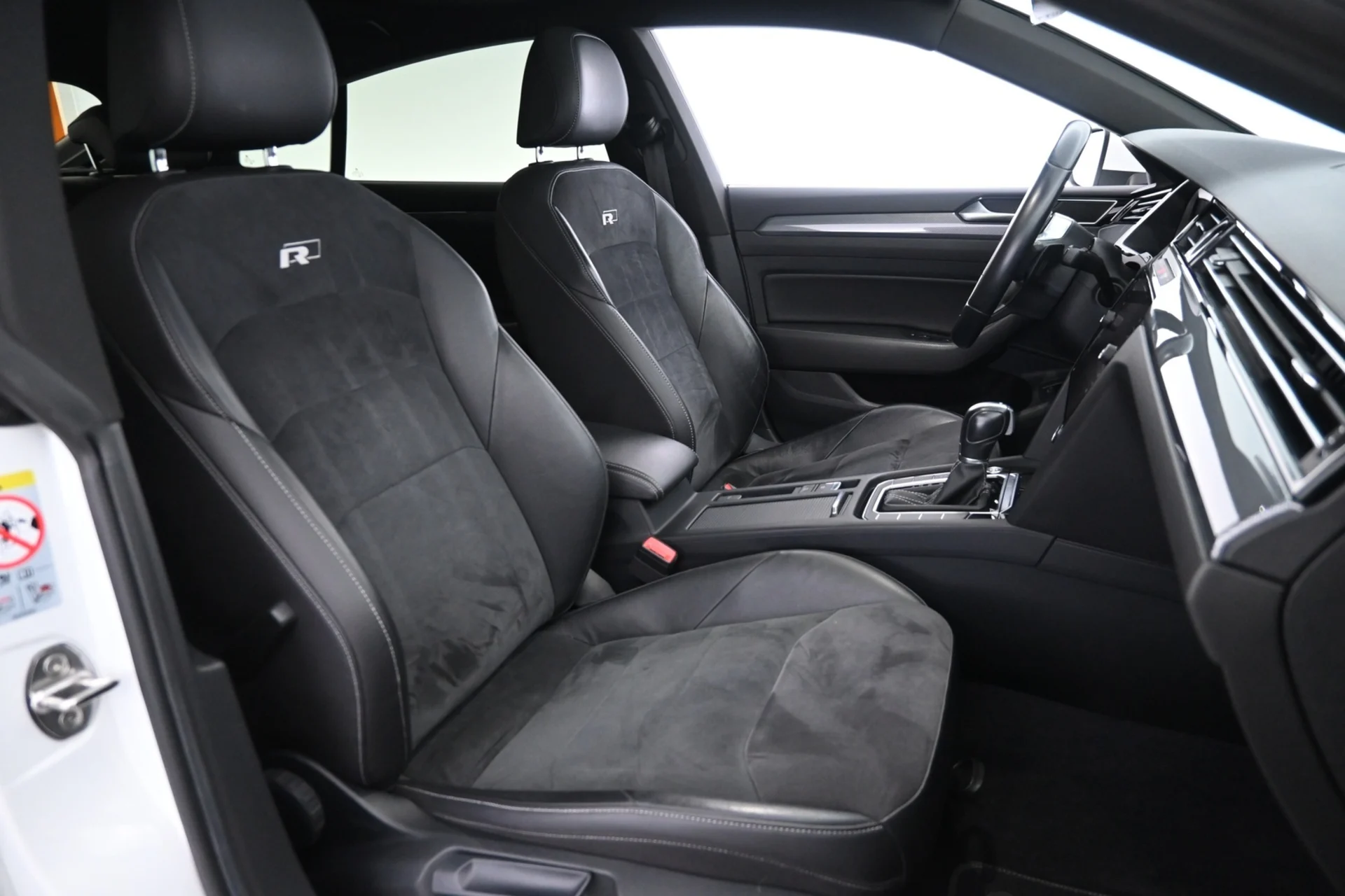 Car Image - 2O4giZZMXZFuMQ8SYxlI6s