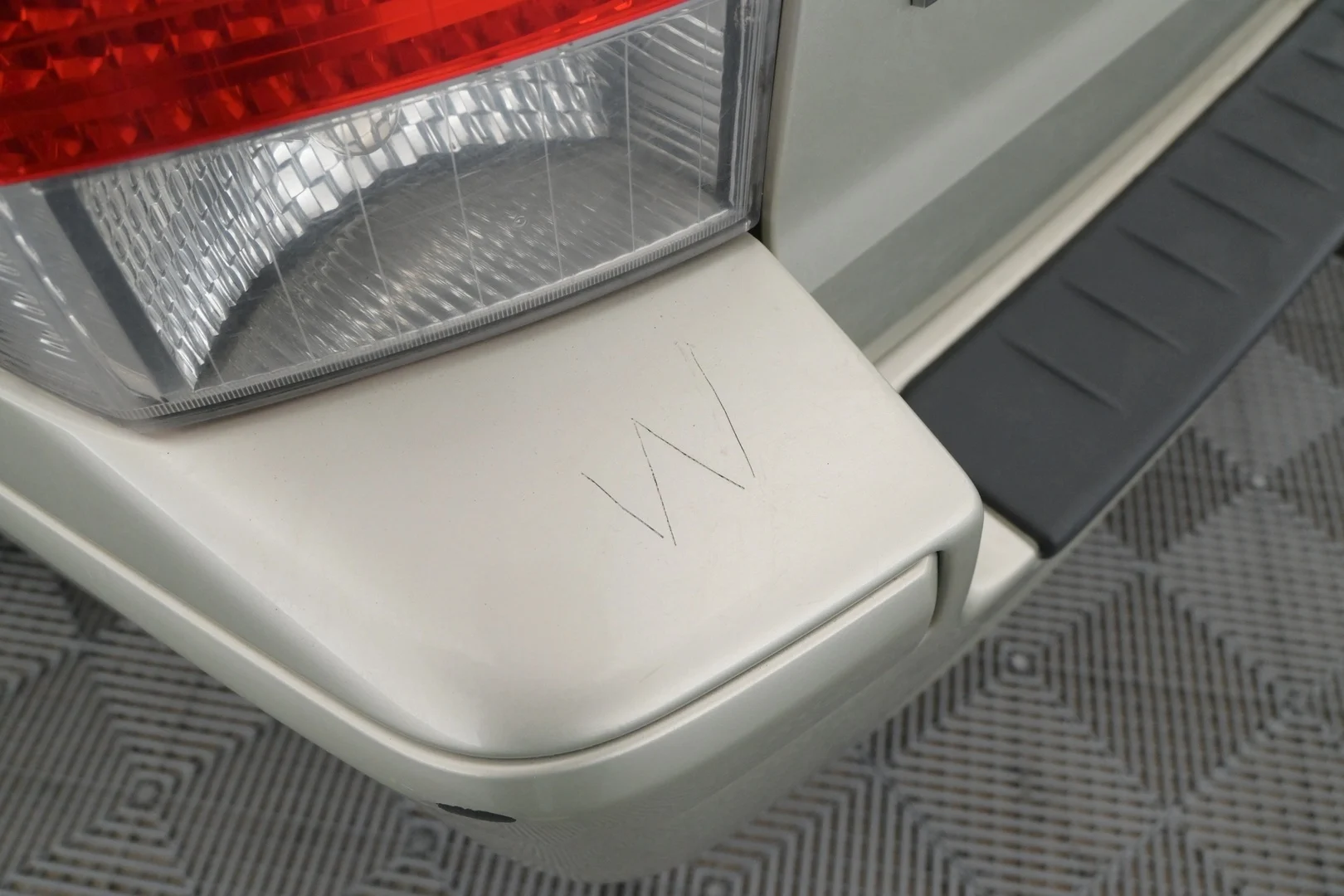 Car Image - 2n0DFbf7vnvlfLa6nnGXCv