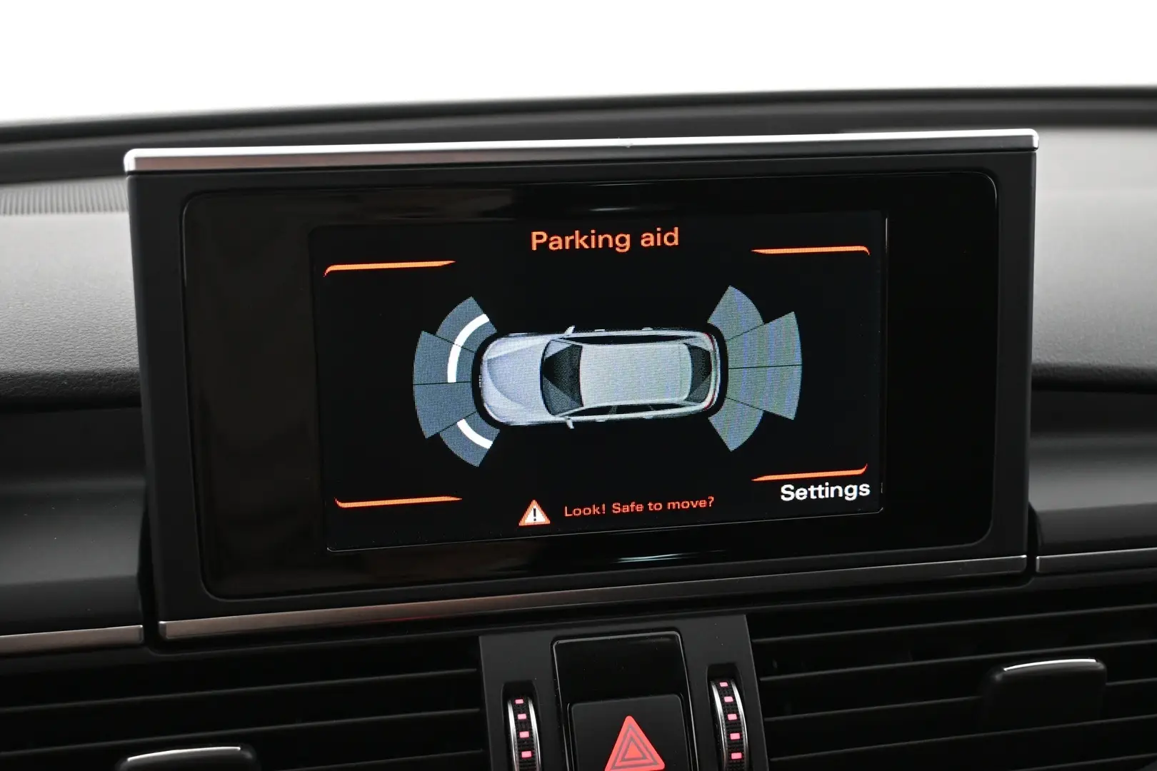 Car Image - 3EiiYGUp6XvJDncb9sjRMa