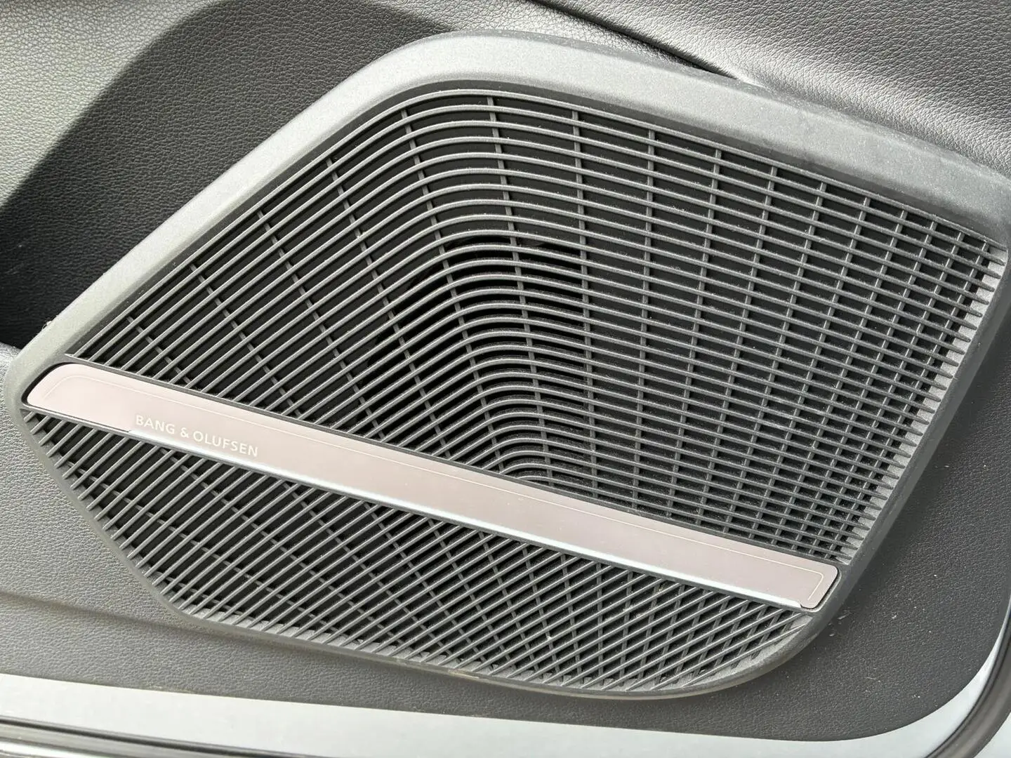 Car Image - 2LaAzPFZH6mEj3ceNtOOYl