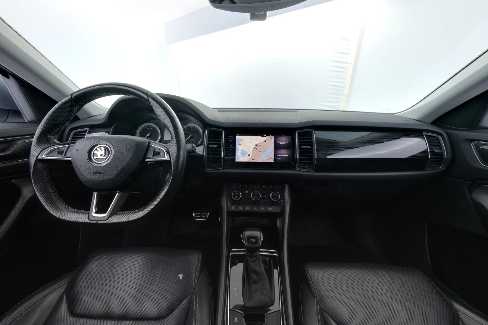 Car Image - 6PUJsTPH1ik7dbEvHgATuY