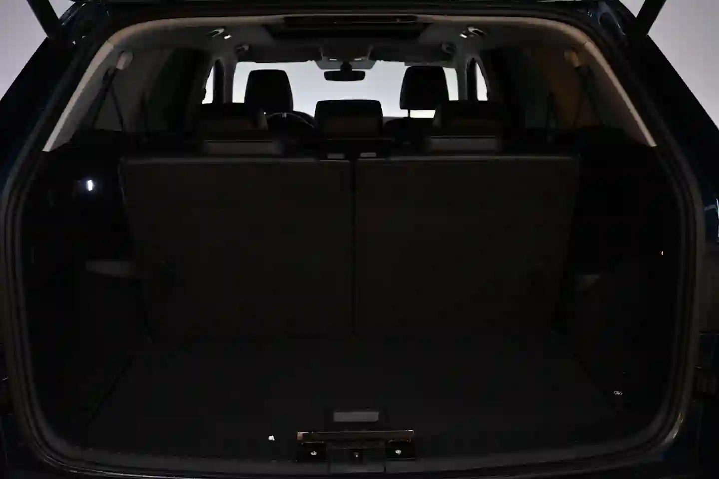 Car Image - 1Y4iDyslS0i4sURLlJblEF