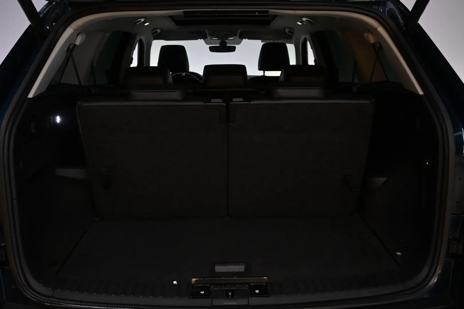 Car Image - 1Y4iDyslS0i4sURLlJblEF