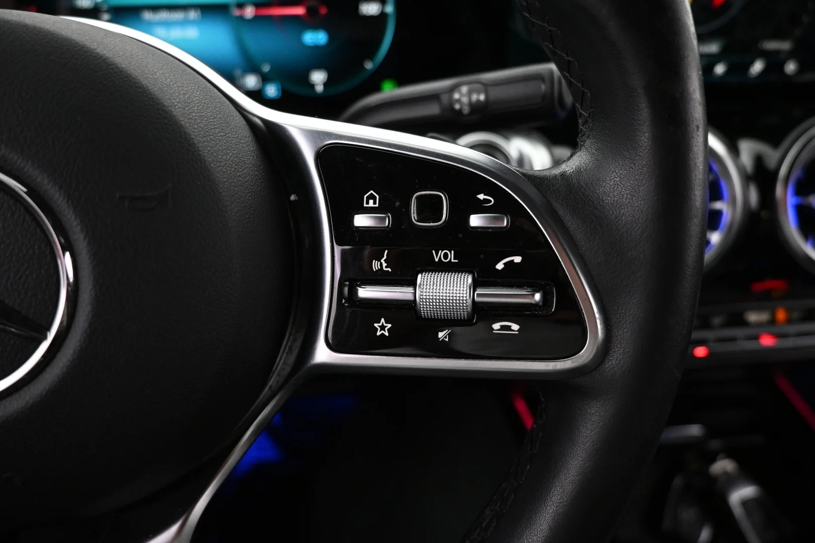 Car Image - 72BK1Z4auTIPVPgrpZrzja