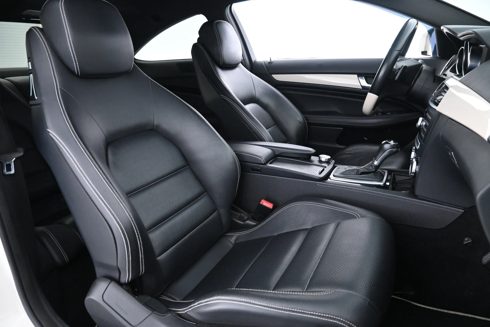 Car Image - 1kAPCpuY3V9ZbTSMOYFimz