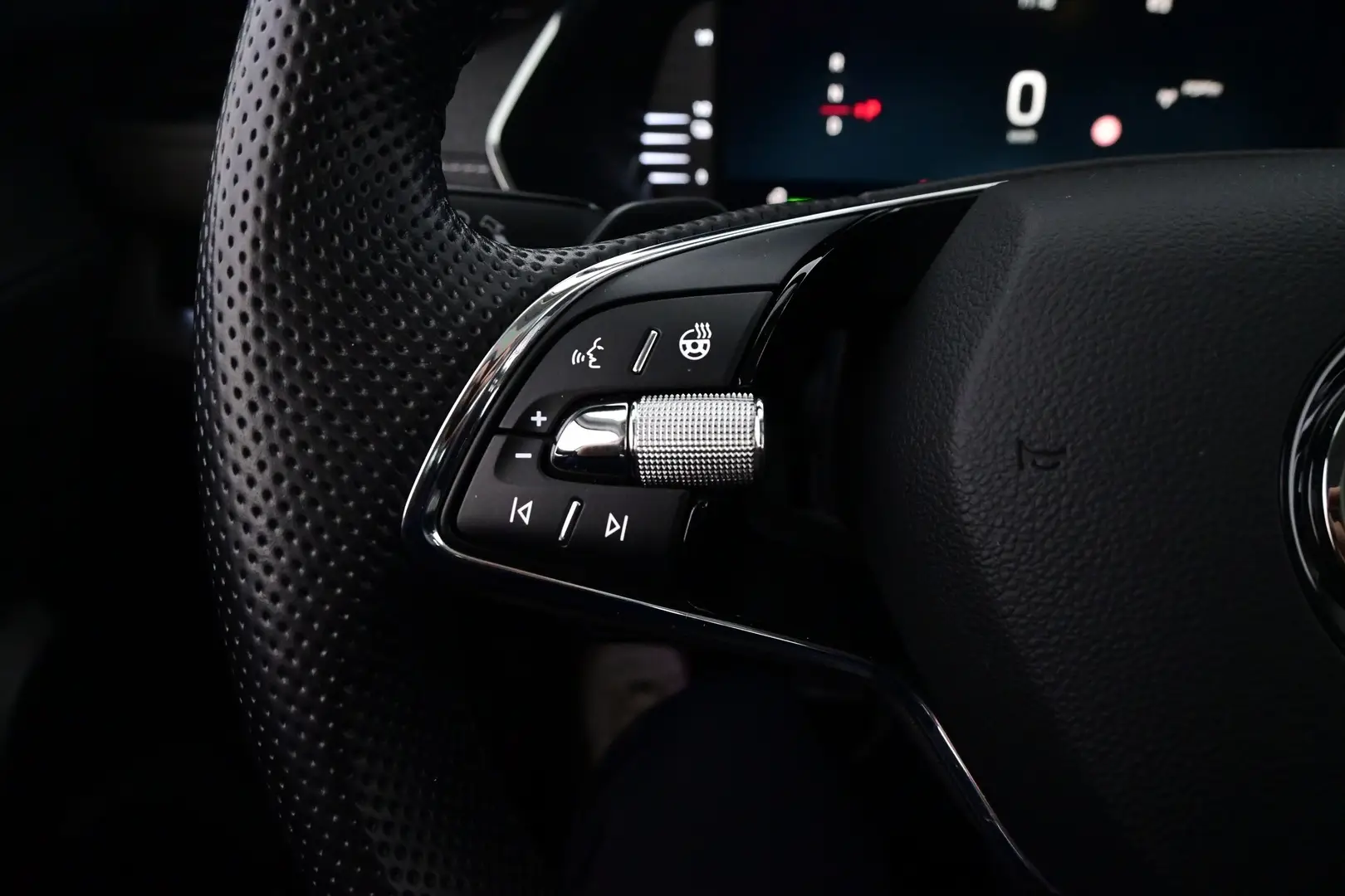 Car Image - 3Pv3eAf7zdrrwhhk27njfv