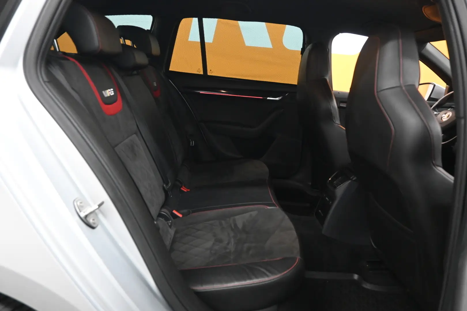 Car Image - 5H5xdlsxe7MTgPO8q6bJ3y