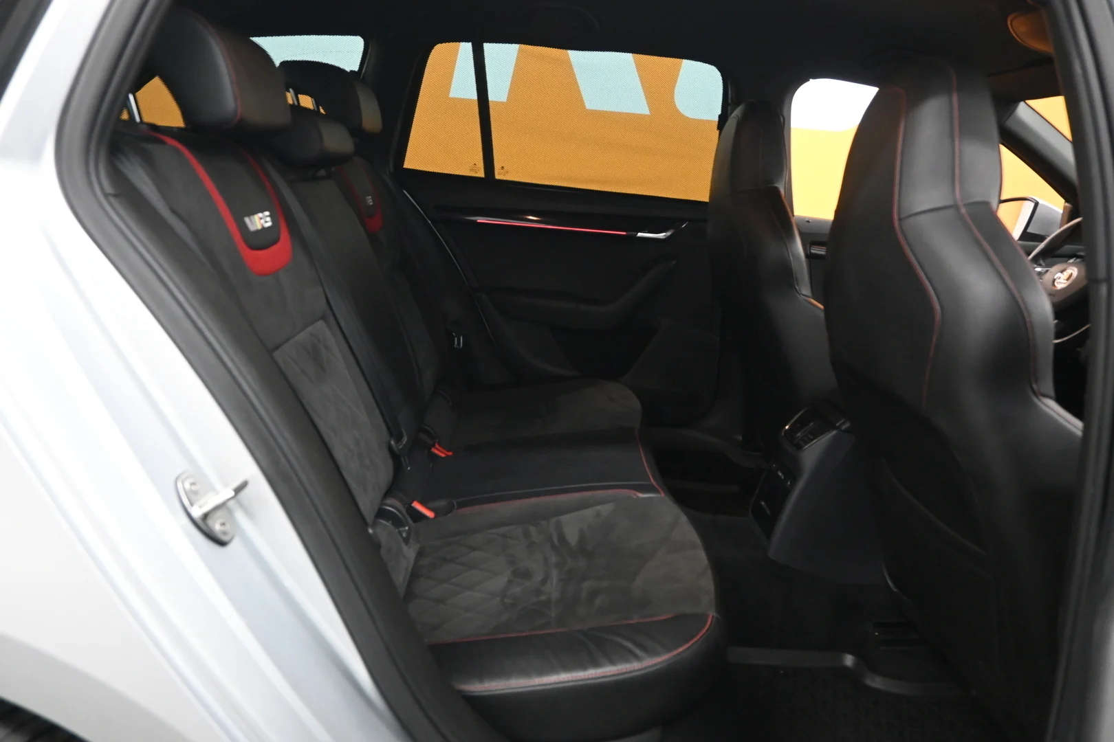 Car Image - 5H5xdlsxe7MTgPO8q6bJ3y