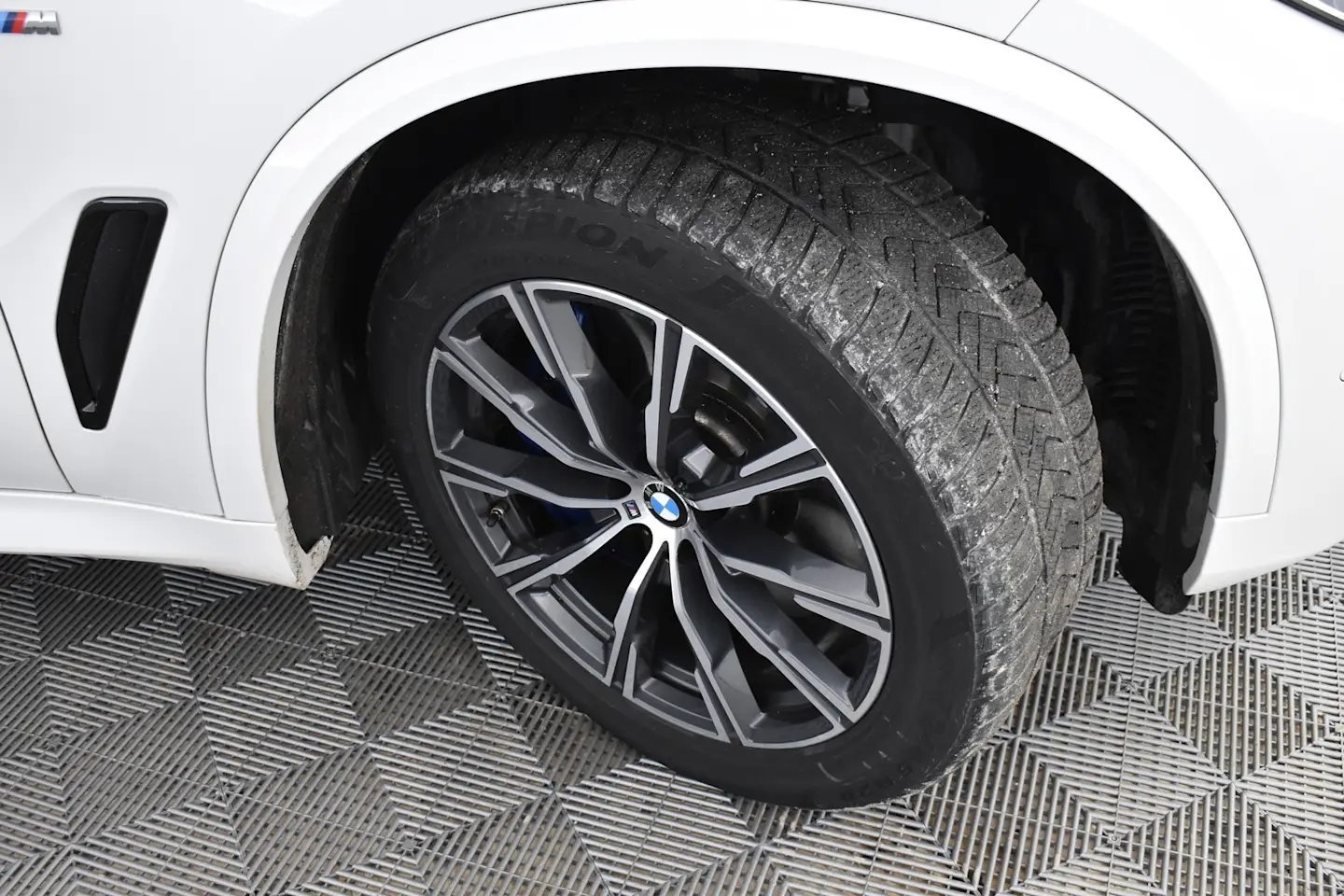 Car Image - 17swDDC0rSuYbhxdKYpnGL
