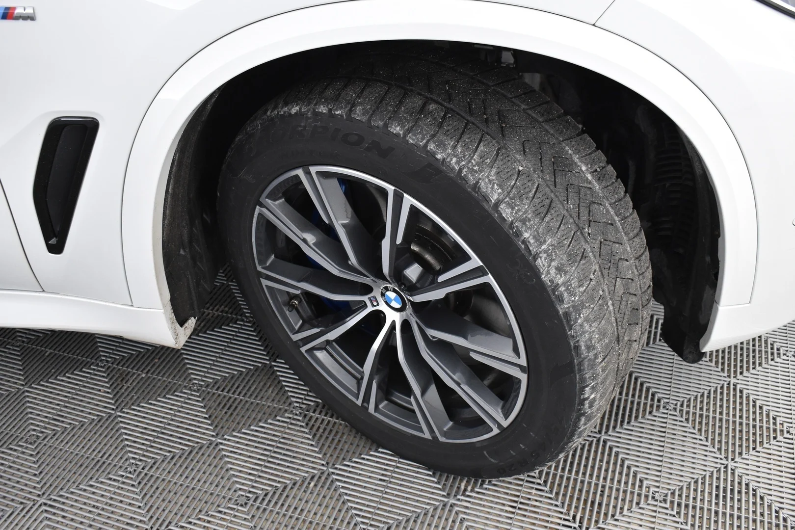 Car Image - 17swDDC0rSuYbhxdKYpnGL