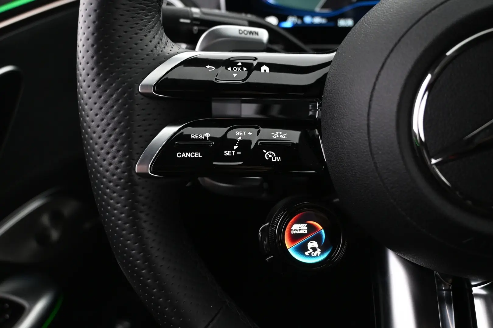 Car Image - 7tN7AoOpuQoHCrWbvqMLU7