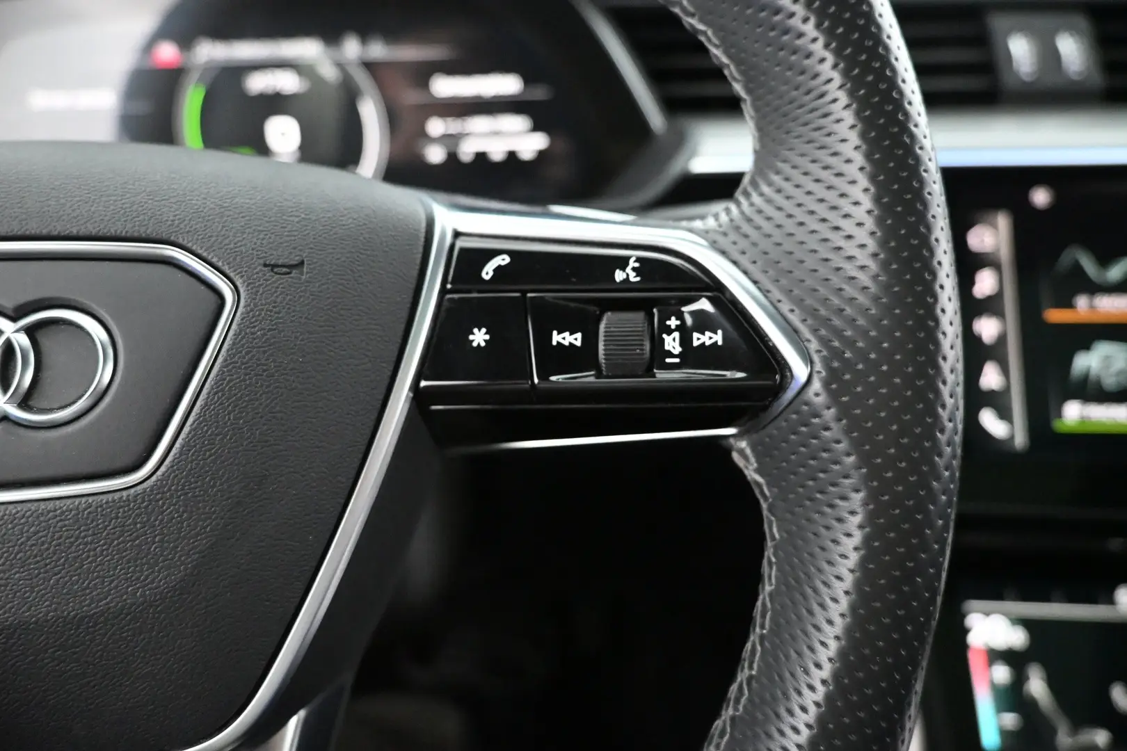 Car Image - 2Vhv4TxSLJLpx4kFKMtuMn