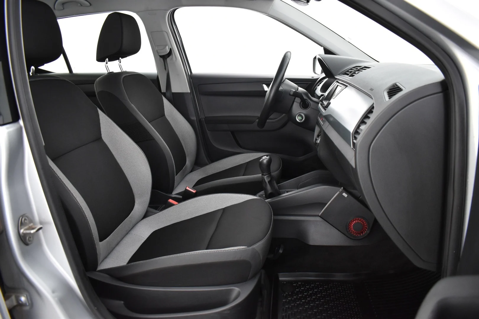Car Image - fLKBBgZmwiltSbI2Ys4ig