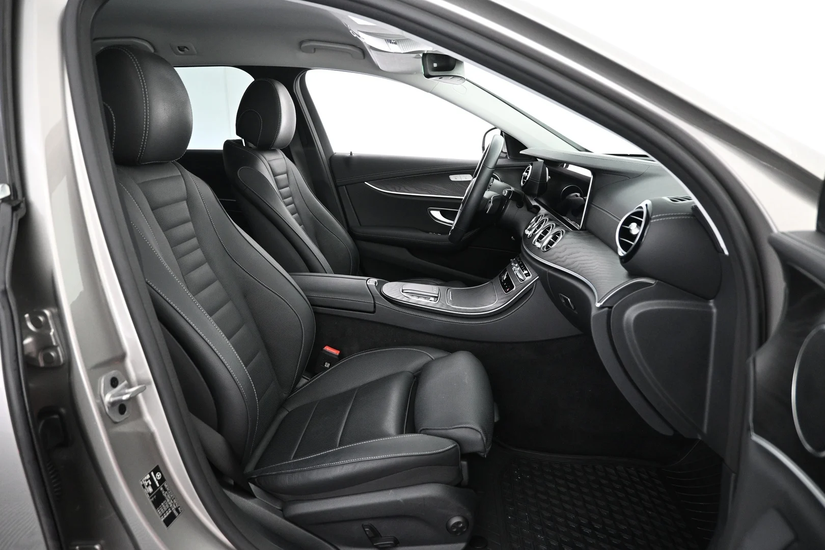 Car Image - 2CqXv6MEag7Aj2L95We0Ph