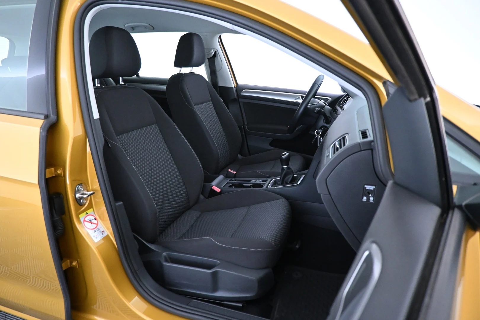 Car Image - 4LzmekYfVATaCFM9r6s4CZ