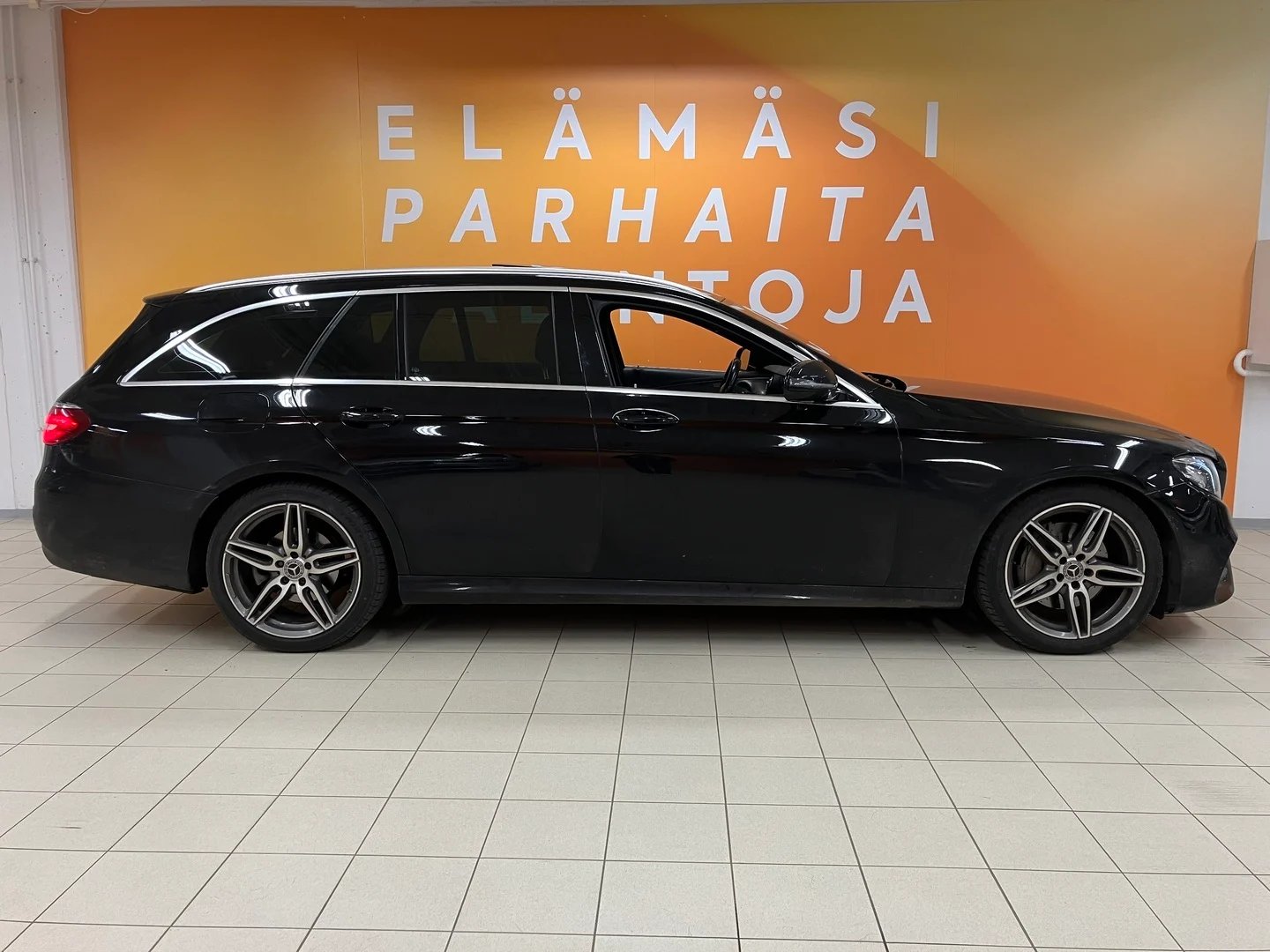Car Image - 30fm5dM9F3sJ7vHKXVP5Aa