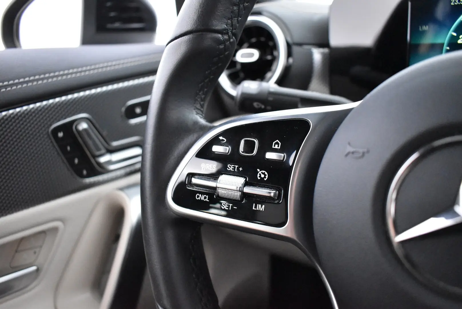 Car Image - KgfFSlIOkkcNvhXb7OA6c