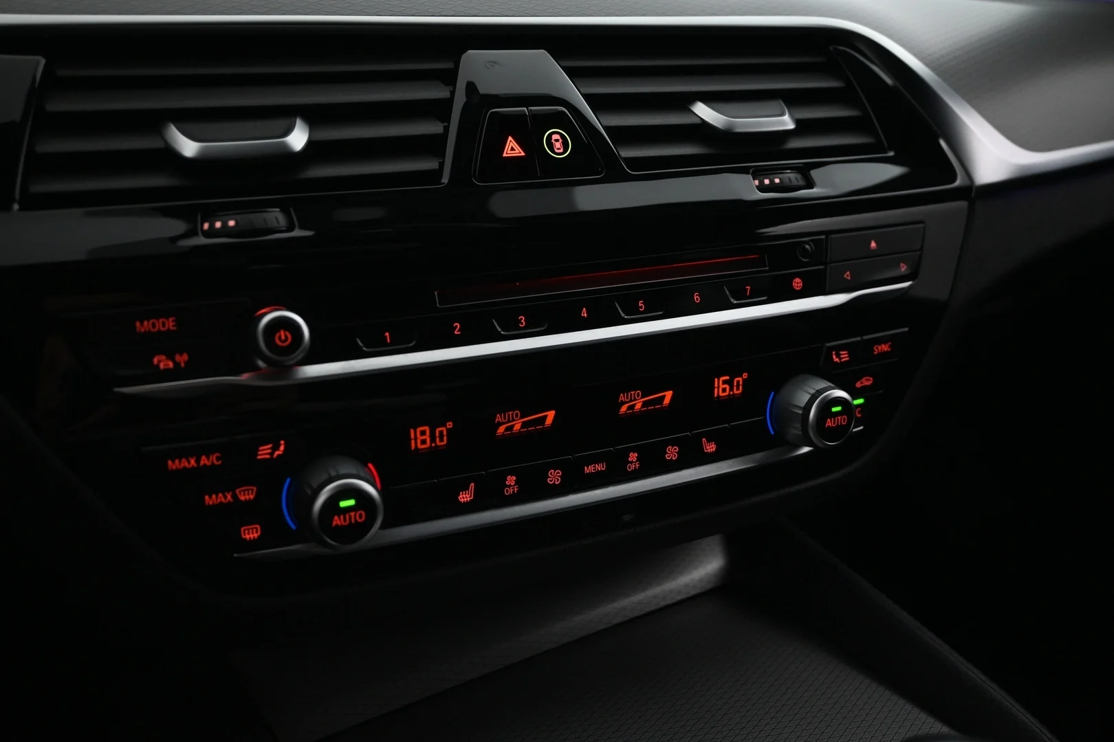 Car Image - 4N8UIuTFQiMgfUQWyE8DDJ