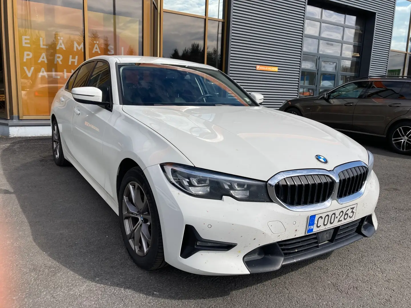Car Image - 3FbRsQrpPDbxcvMlZyHi1F