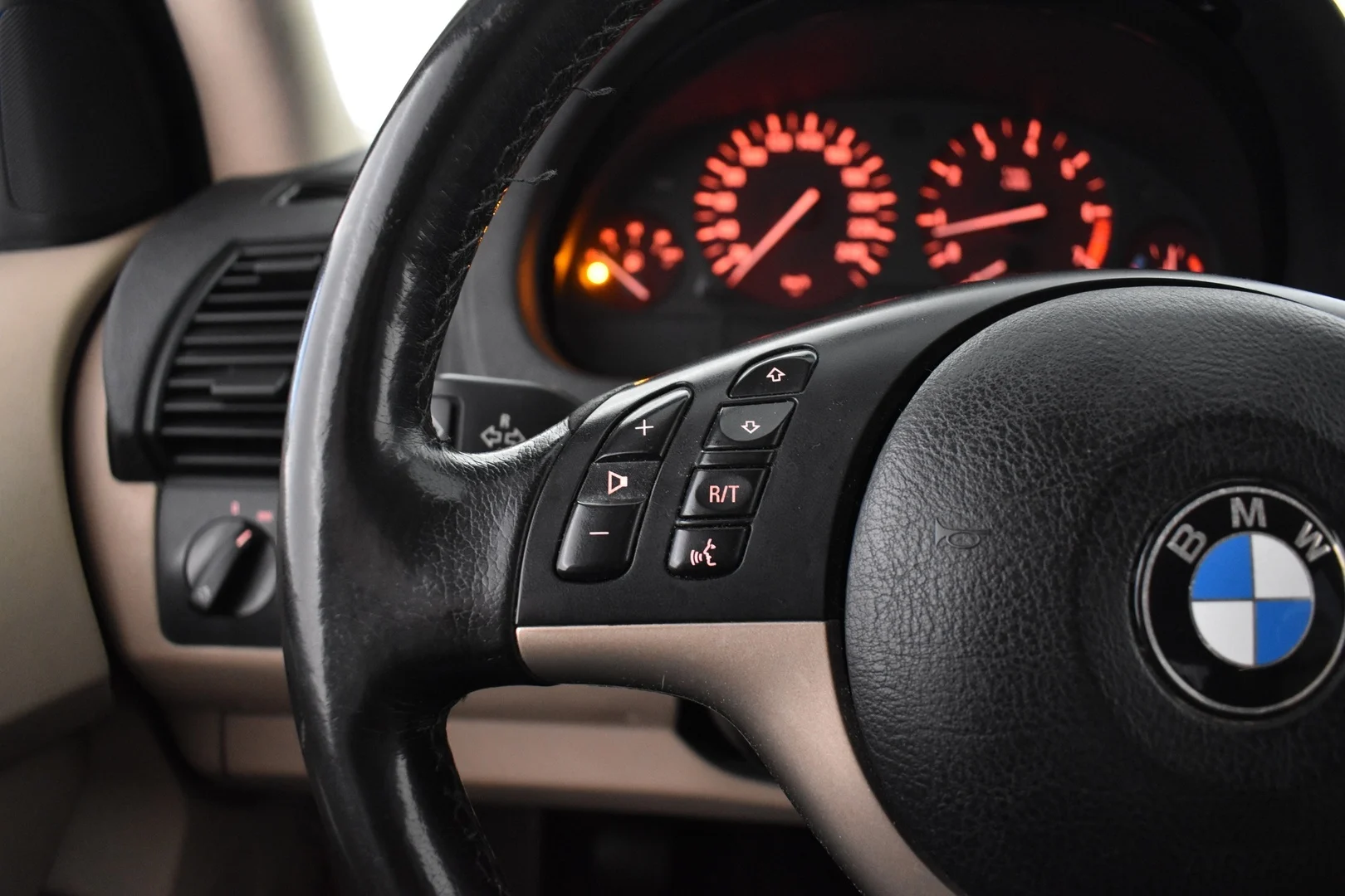 Car Image - qJJAbVsUSFxpIl1uqEHyS
