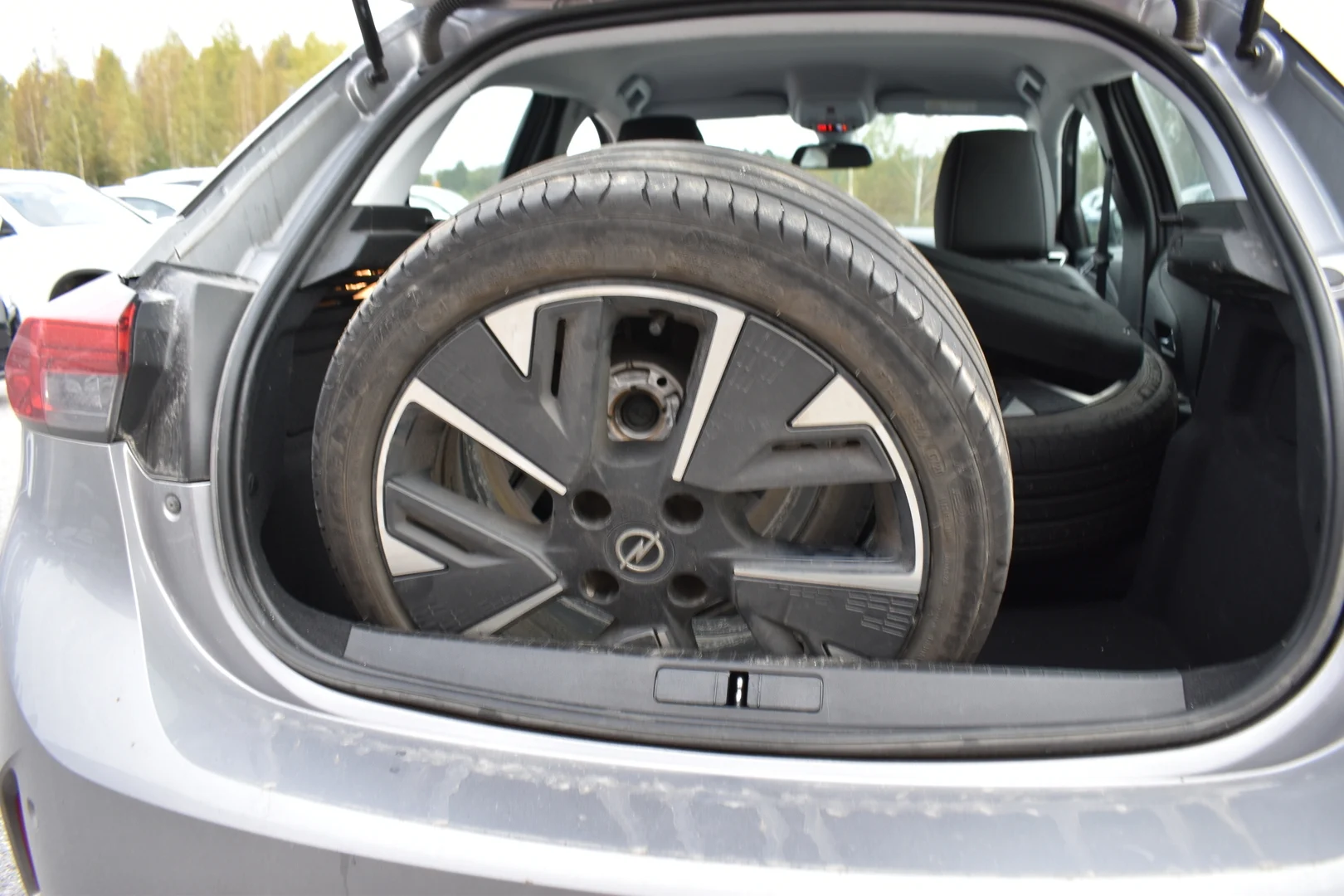 Car Image - 7D43xdoyP8hUZmXE1yBzAi