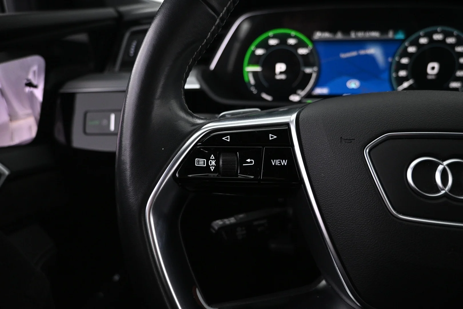 Car Image - 1DVlsTHozufysu1vHwMZIL