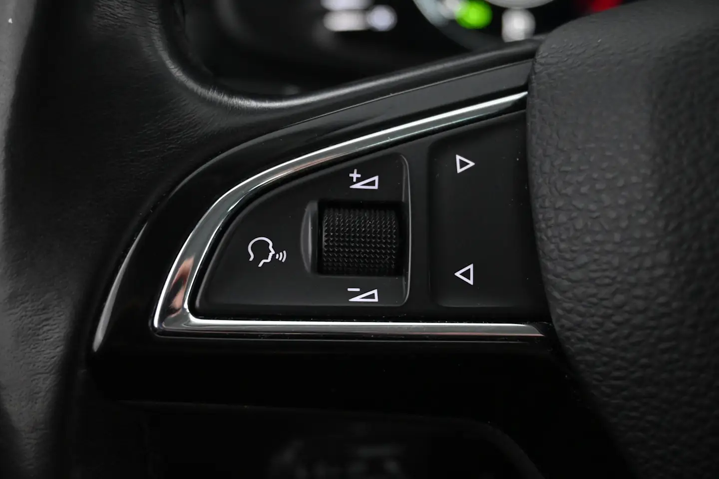 Car Image - 52NKPgV4TbrUrobxTlyZL1