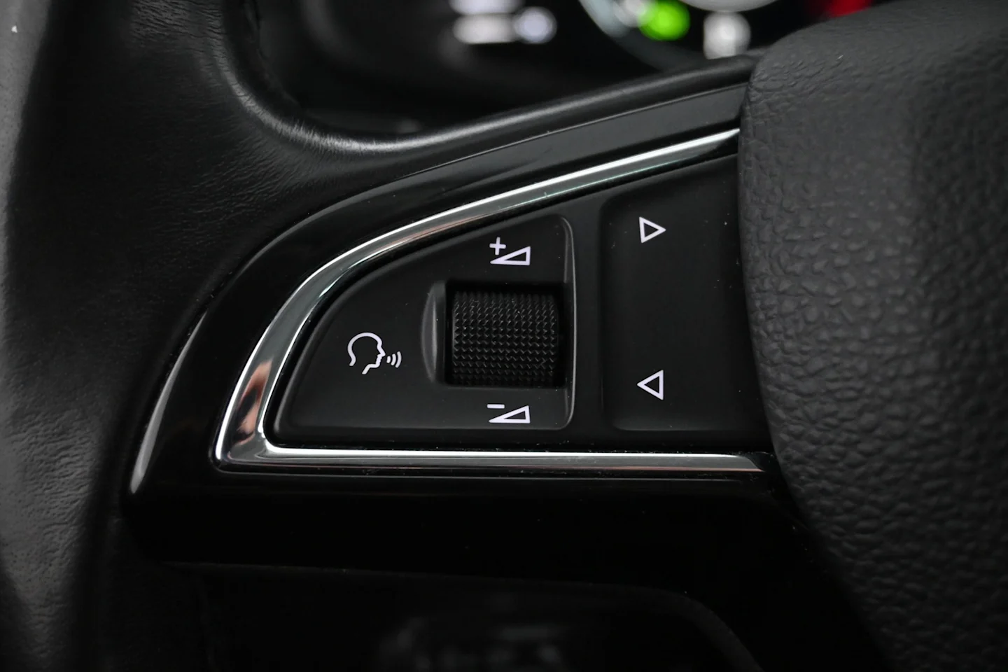 Car Image - 52NKPgV4TbrUrobxTlyZL1