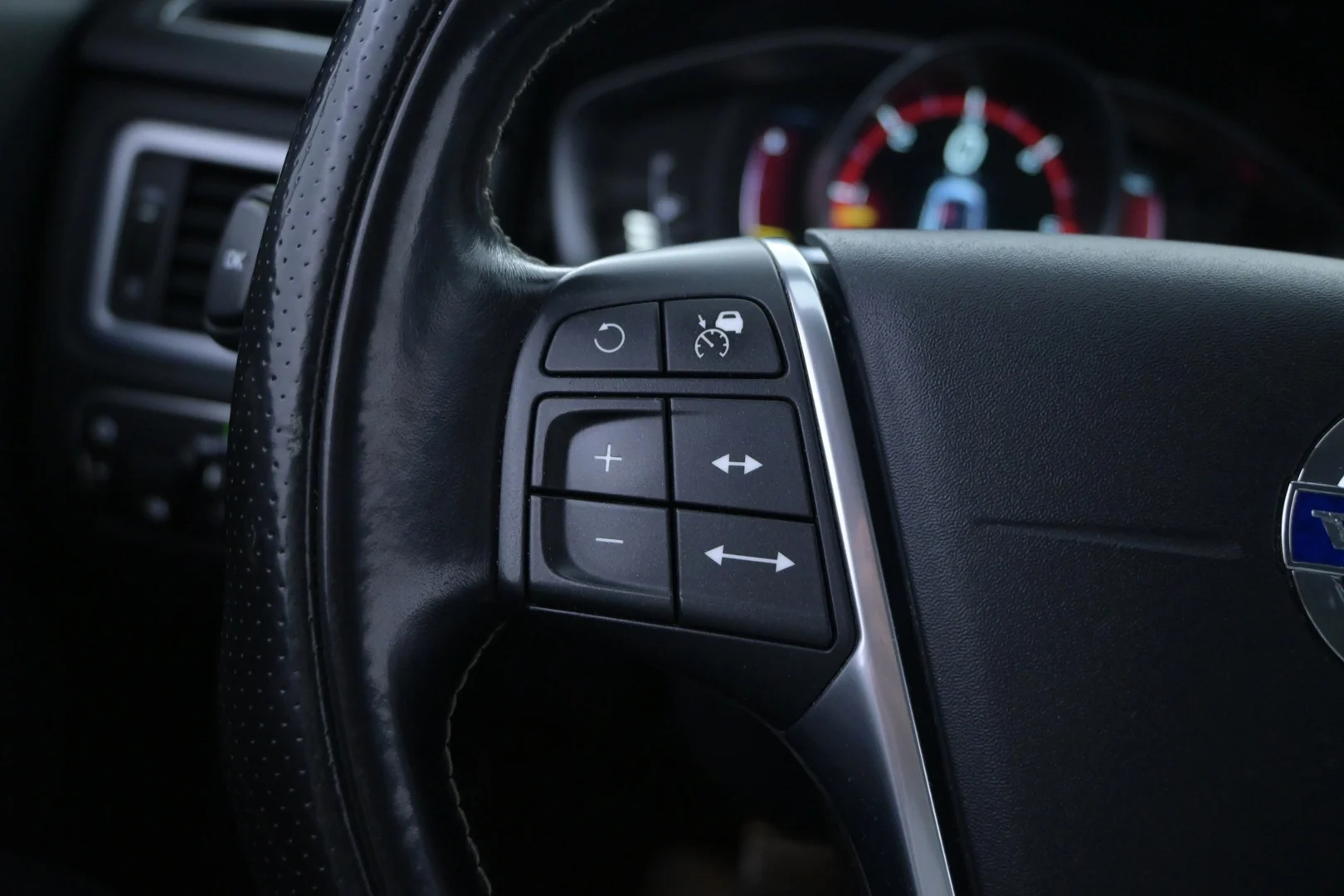 Car Image - e8a5hEtGvsUgmrnp3gC3f