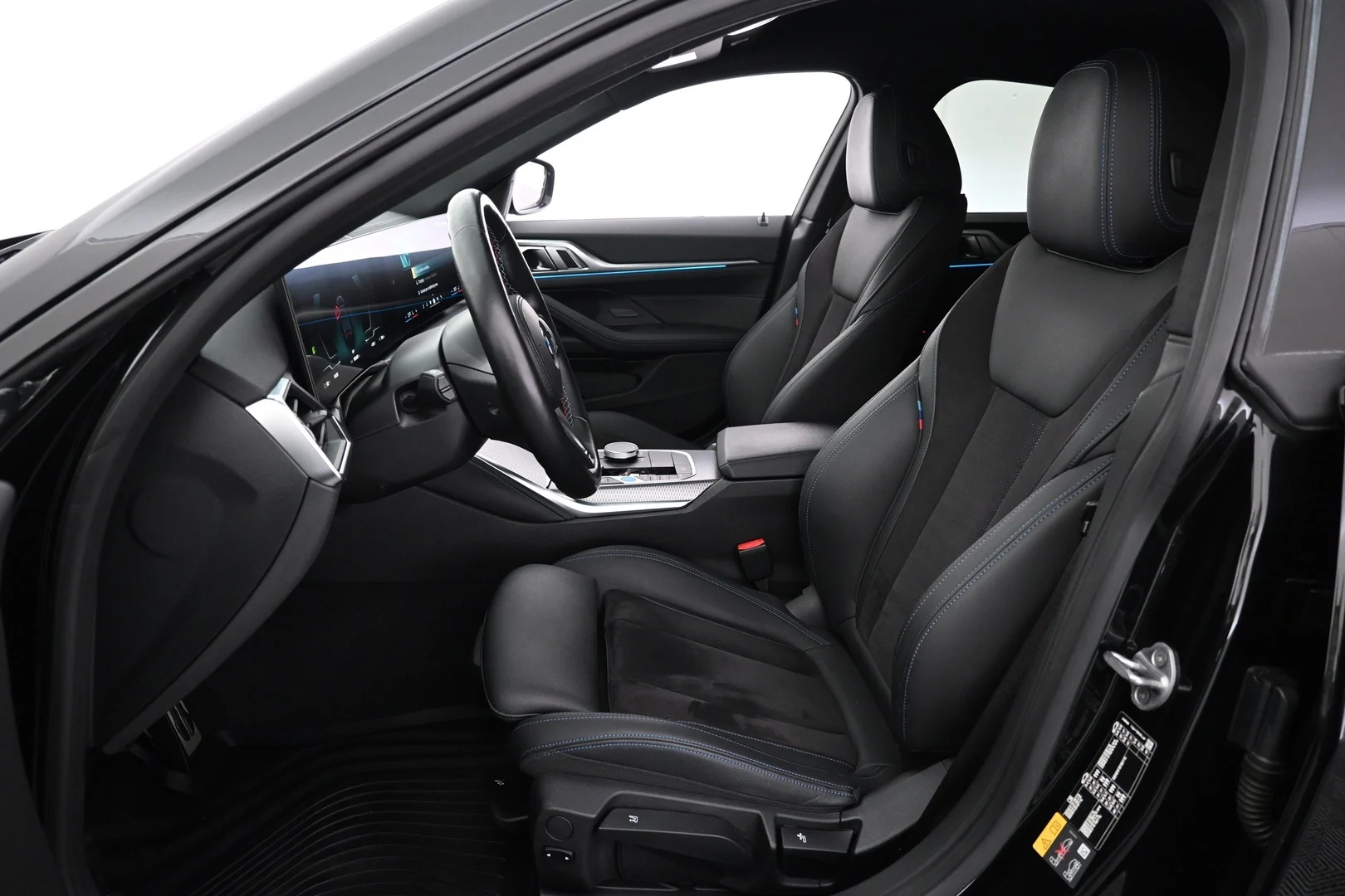 Car Image - 3Kw1sGa2axSiG3zBMtyQlR