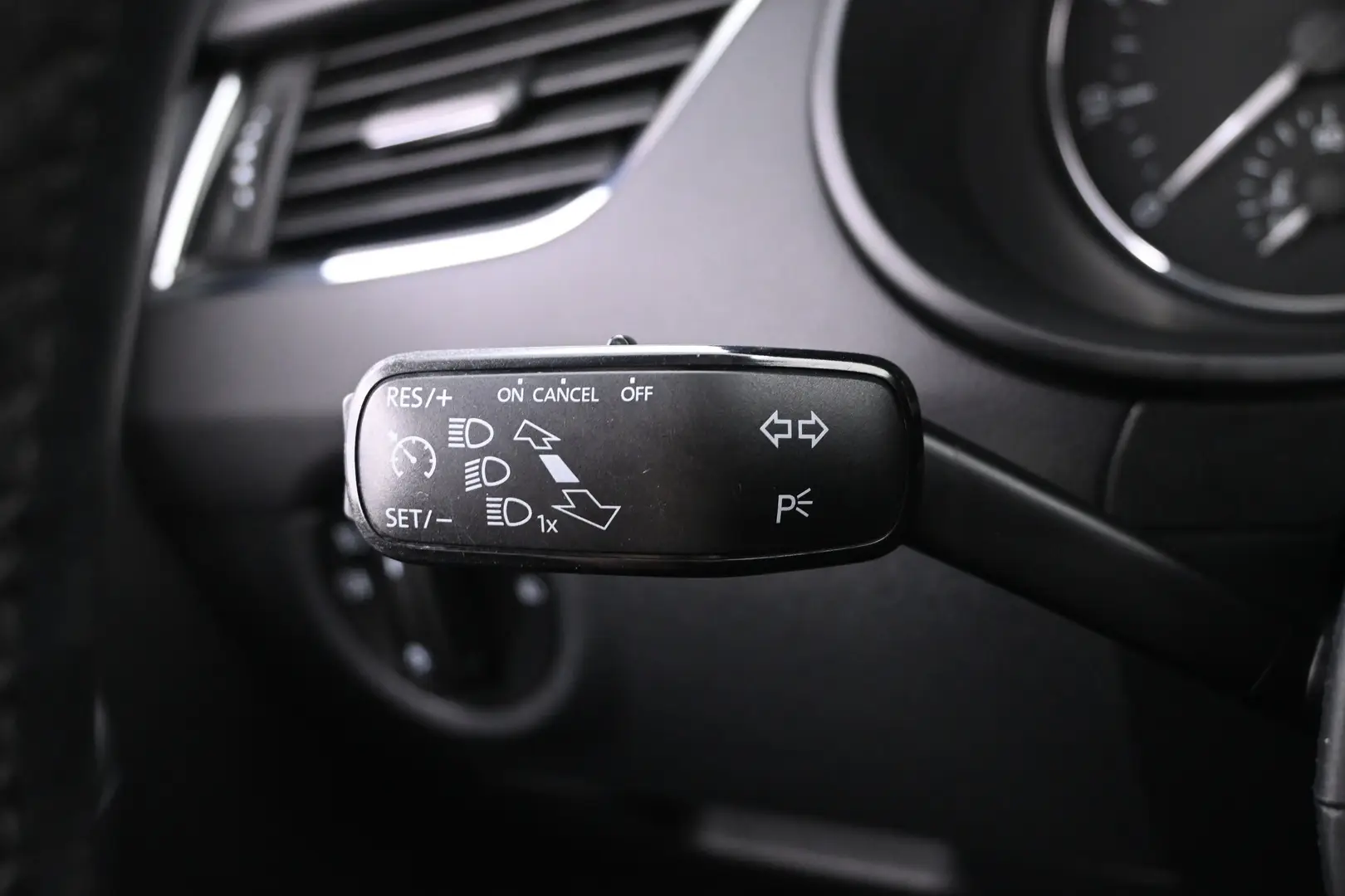 Car Image - cxsyamBhtsBNUxigIHbvd