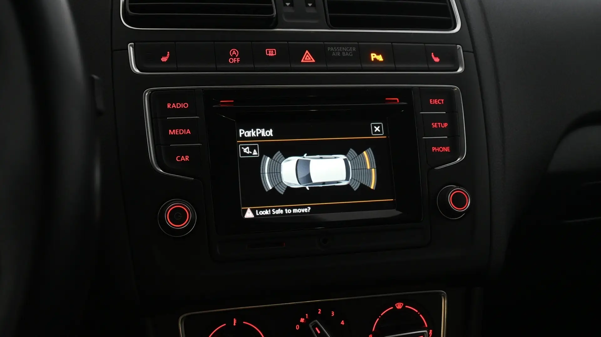 Car Image - 4eXyhsoEzLeNmdTKmIp278