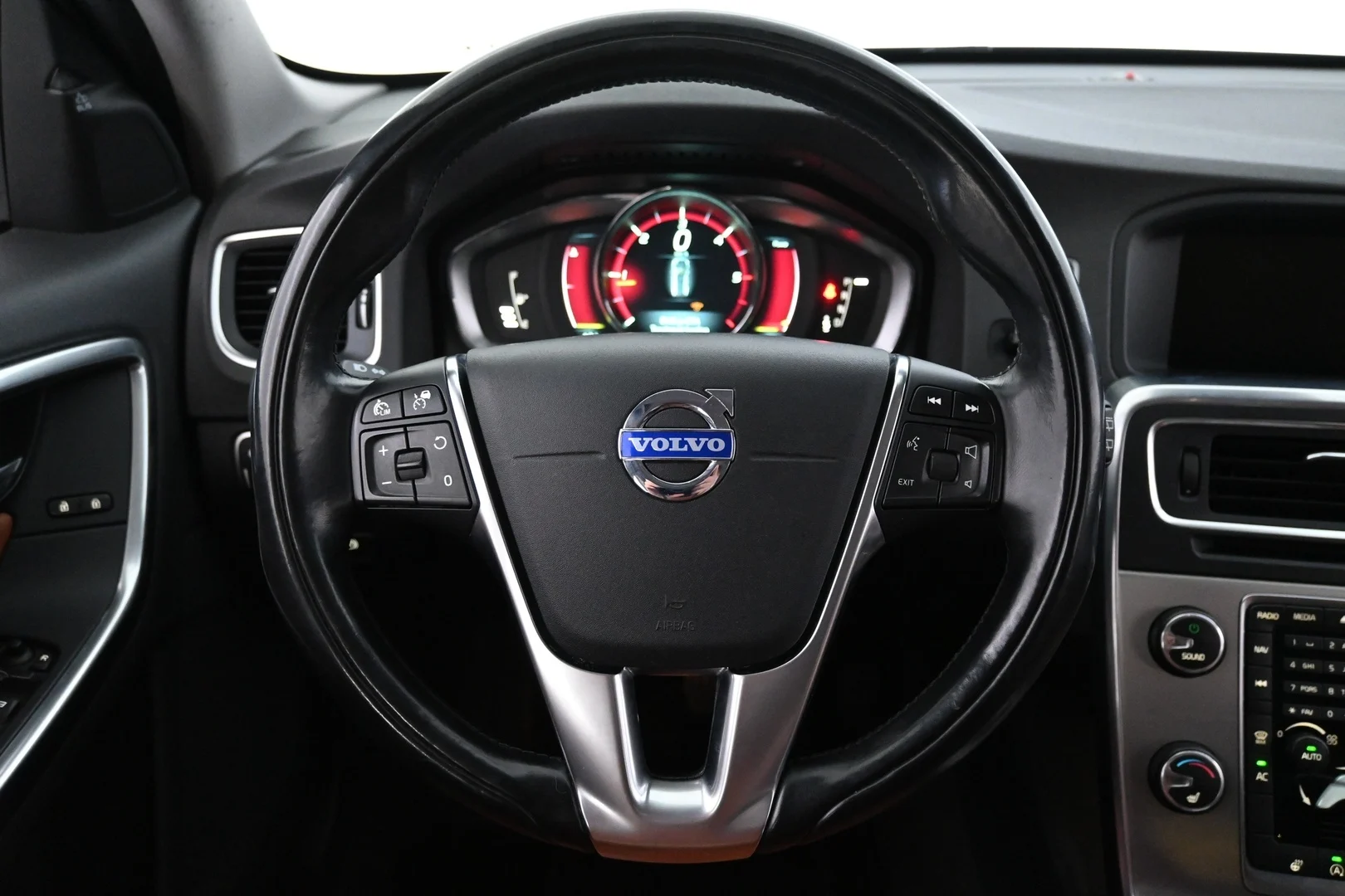 Car Image - 7kUqyjqTyb84DoSuEWRCna