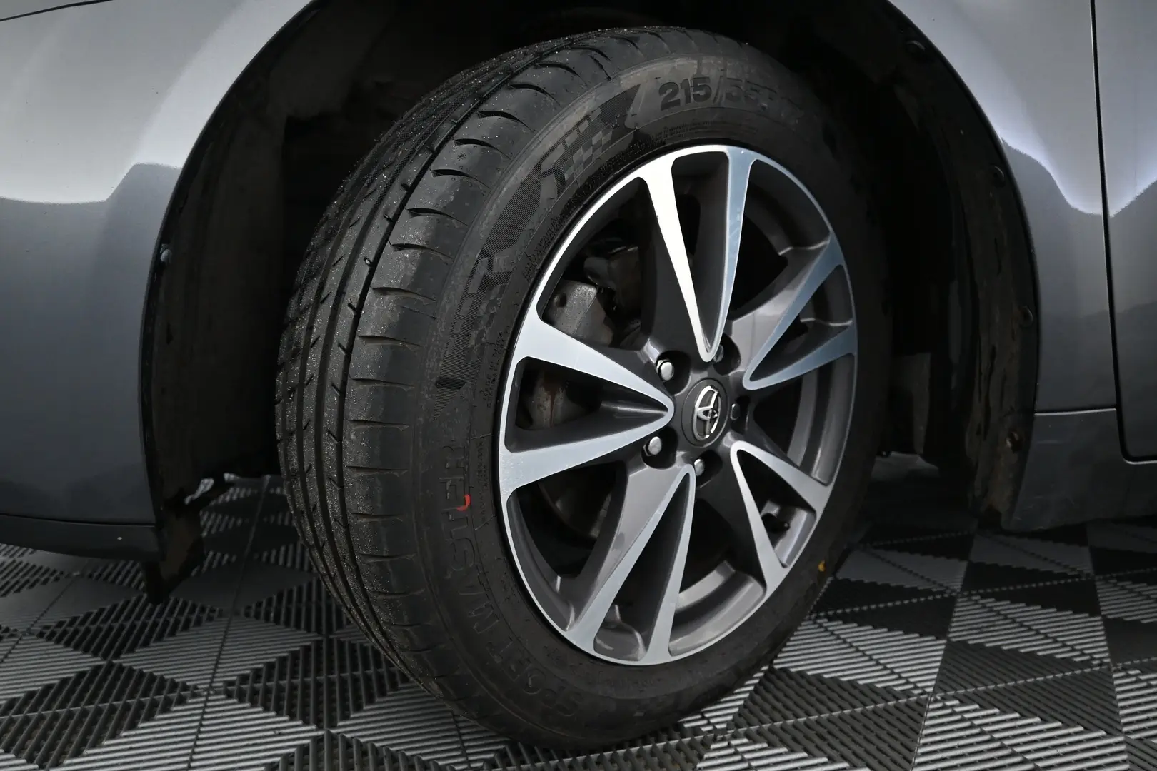 Car Image - 5SgZ2V3veYc7uhKmCqAhtn