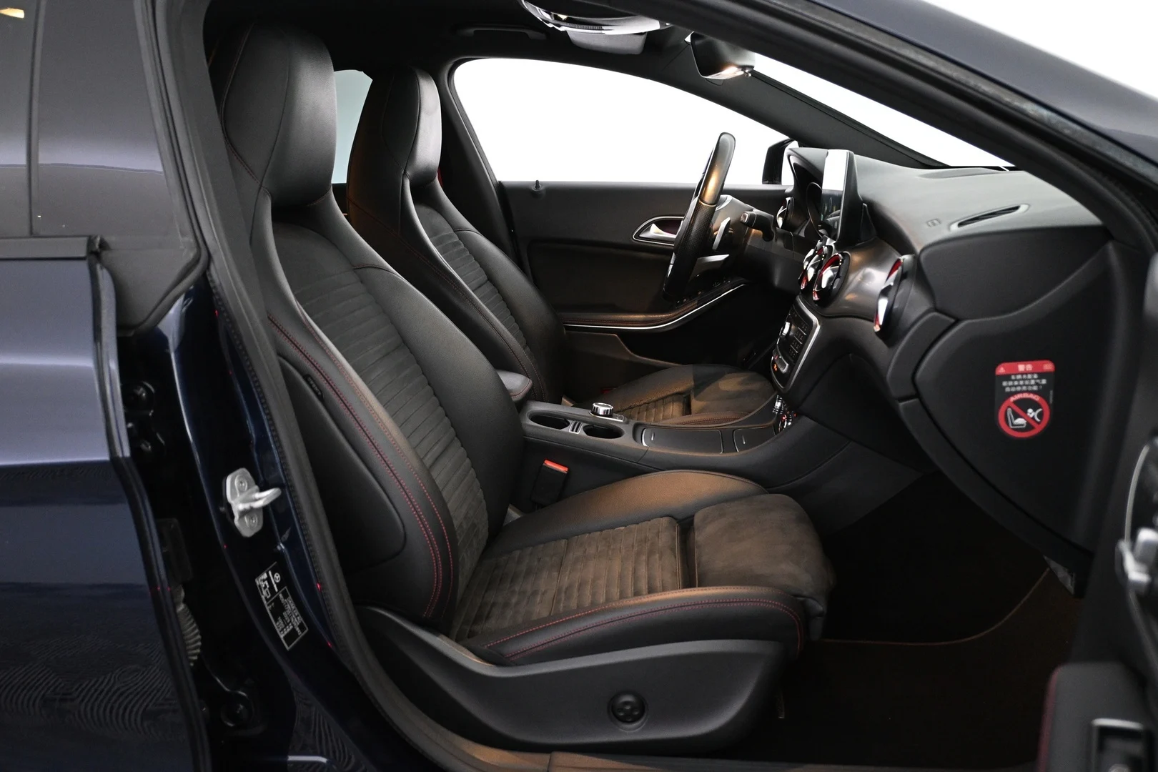 Car Image - rNCeeX40k5SbWOkZBZRkl